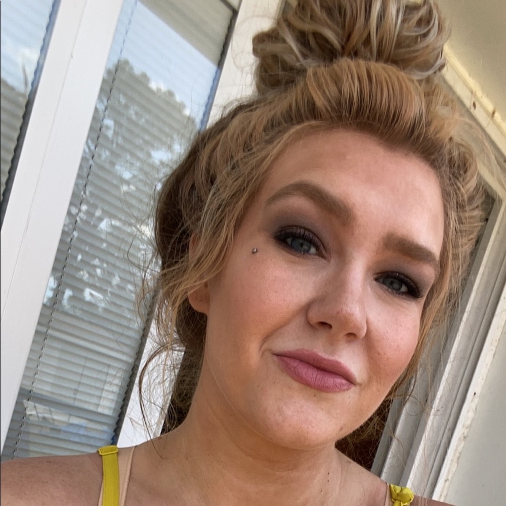 Meet your Posher, Jessica